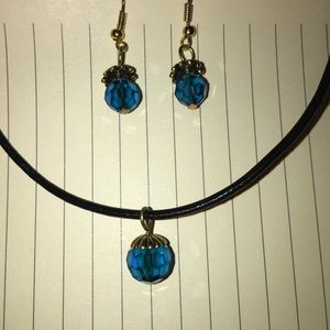 🆕Blue crystal necklace & earrings set NWT